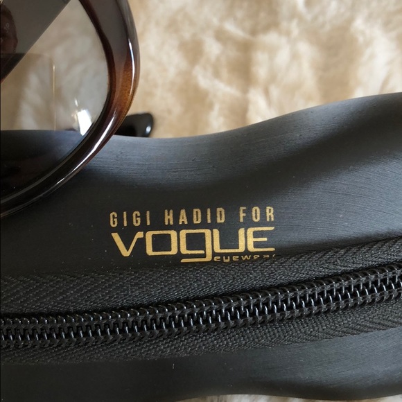 Gorgeous Gigi Hadid for VOGUE Ladies Sunglasses - Picture 6 of 7